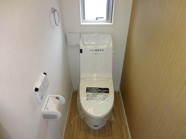 Toilet. 1st floor ・ 3 Kaitomo to shower toilet.
