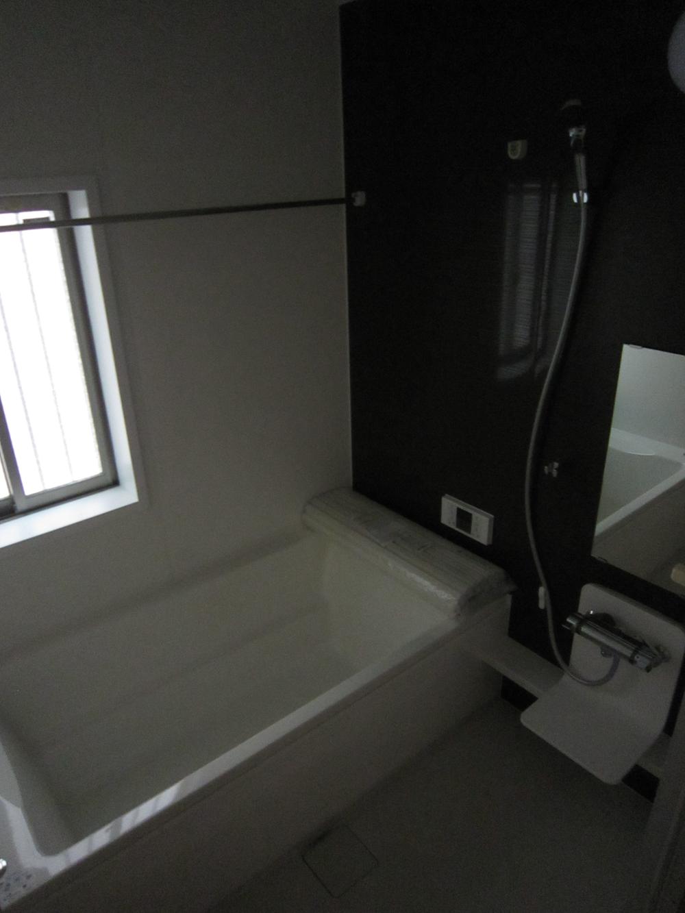 Bathroom. 1 Building (2013 December 21 shooting)