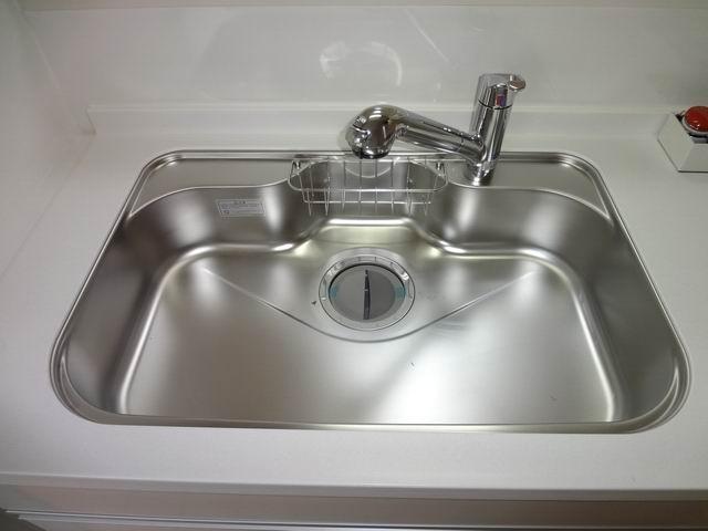Same specifications photo (kitchen). Water purifier built-in shower faucet.