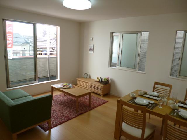Living. Indoor (10 May 2013) shooting Building 2 Furniture installation model specification 2F Living Property