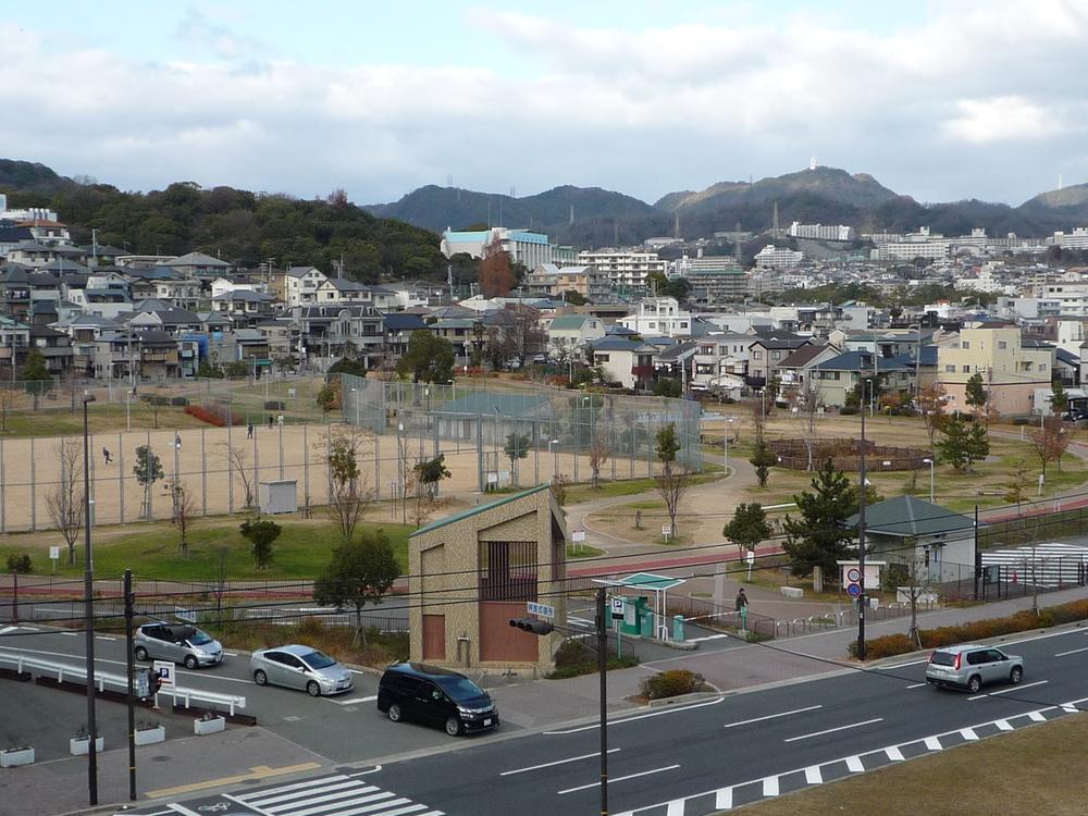 View photos from the dwelling unit. View from the site (December 2013) shooting Nishidai Hasuike park