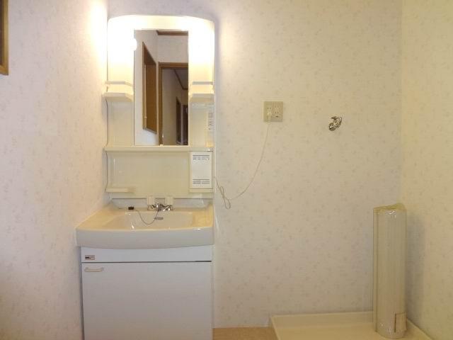 Wash basin, toilet. 2nd floor powder room. cross ・ CF Hakawa is settled.