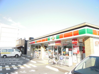 Convenience store. (Convenience store) up to 1600m
