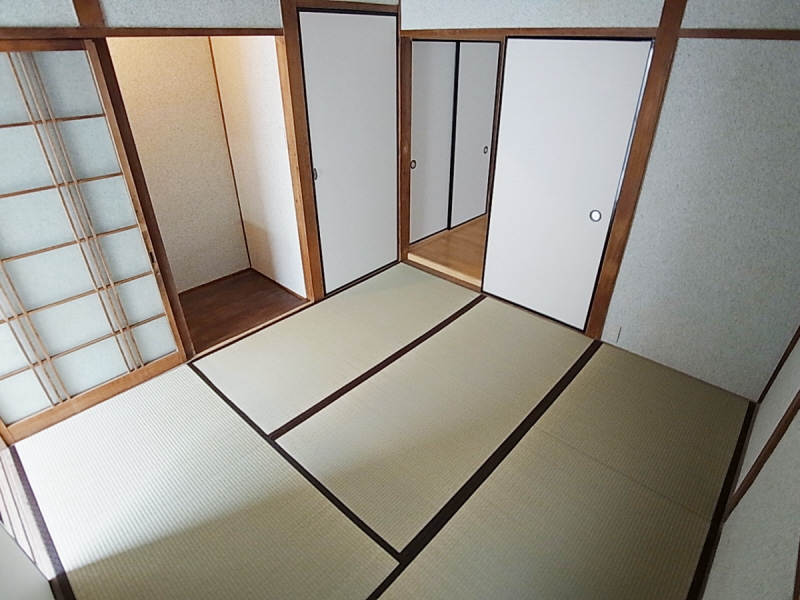 Other room space. Japanese-style room is also good day