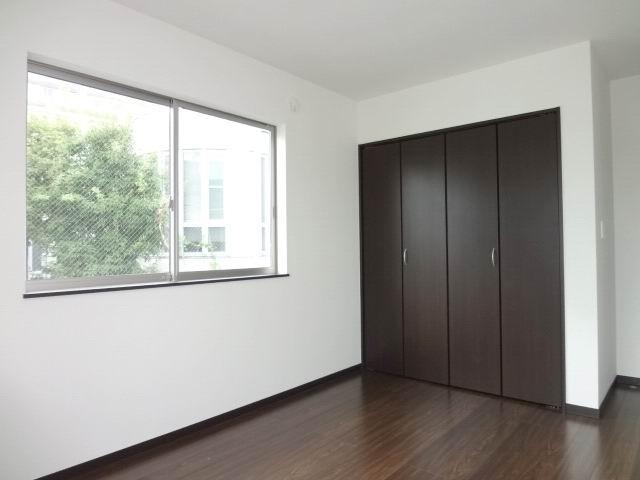Non-living room. 2 Kaiyoshitsu 6.5 Pledge. MinamiMuko. balcony ・ It is with a closet.