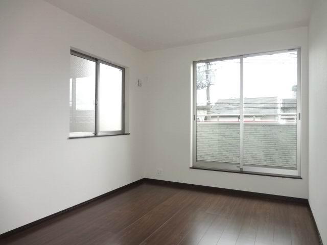 Non-living room. 2 Kaiyoshitsu 6.25 Pledge. MinamiMuko. balcony ・ Walk-in closet is equipped with. 
