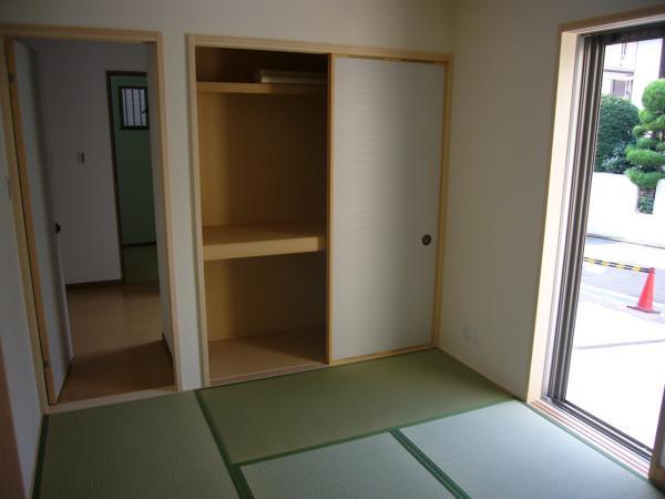 Non-living room. Japanese-style room photo