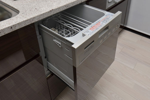 Kitchen.  [Dishwasher] Built-in effortless dishwasher is cleaning up. It is out easily full open type (A ・ B ・ D1 ・ E ・ F ・ G type same specifications)
