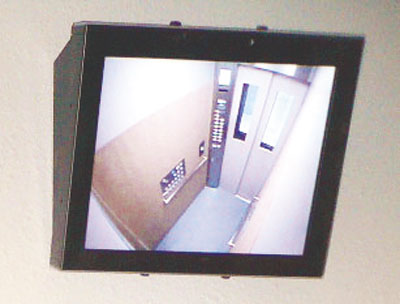 Security.  [Elevator monitor] Color LCD monitor is attached to the first floor of the elevator hall, The projector displays the image of the security cameras in the elevator. Including mischief and crime, Since it is possible to prevent in advance rode with a suspicious person is safe (same specifications)