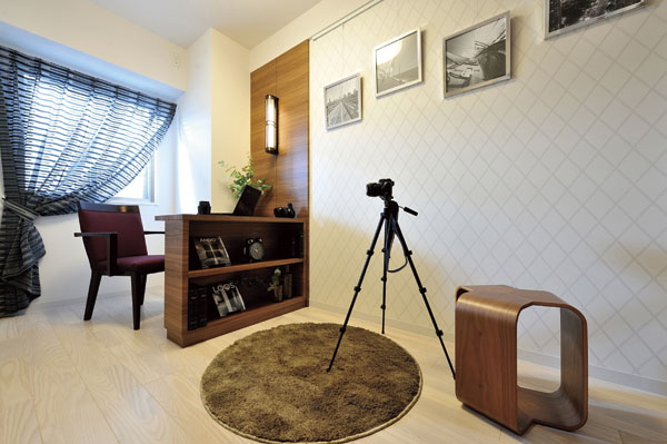 Room and equipment. Such as a private room to enjoy the den or quiet reading and hobbies, You can a variety of how to use (D1 type model room)