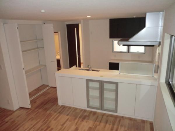 Same specifications photo (kitchen). Storage also enhance