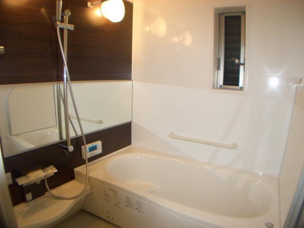 Same specifications photo (bathroom). Spacious latest unit bus