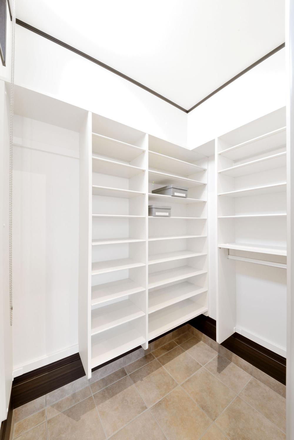 Receipt. A2 No. parks - entrance storage. Shoes of any kind neat storage