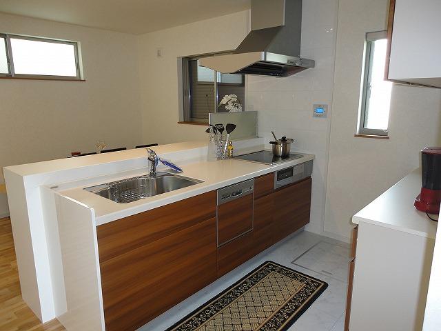 Same specifications photo (kitchen)