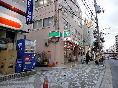 Convenience store. STORE100 Nagata Shrine 168m before shop