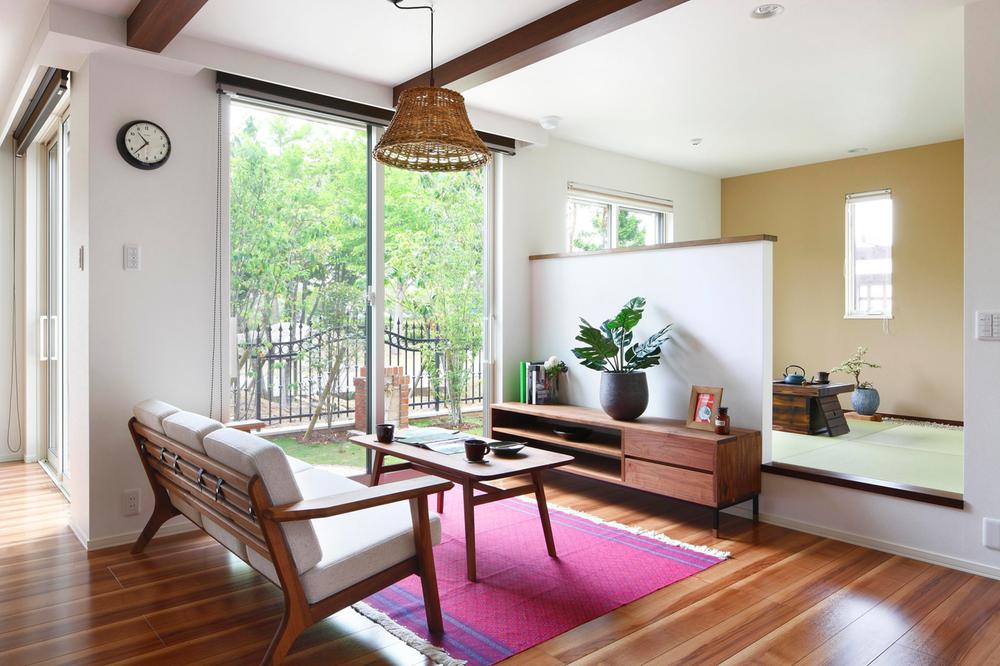 Living. Nurture the children of self-reliance in reasonable independence, Living adjacent Japanese-style "Manabi living" (model house photo May 2012 shooting)