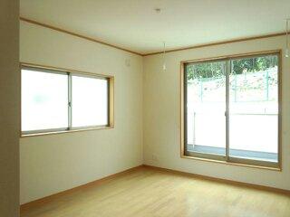 Non-living room. The bedrooms are spacious 7.75 Pledge