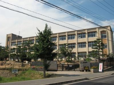 Other. Iwaoka elementary school ・  ・  ・ About 700m (9-minute walk)