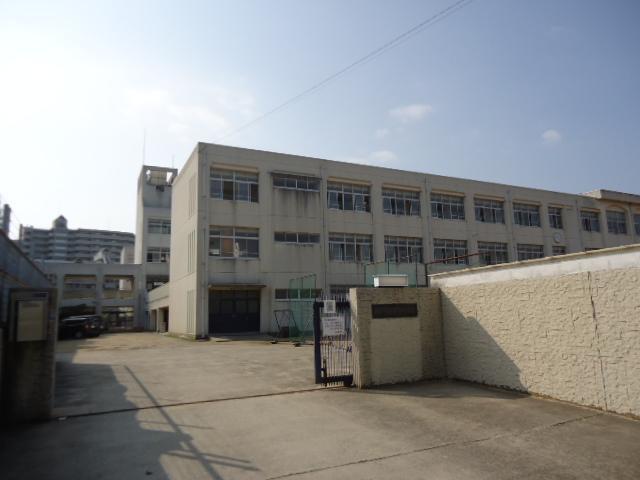 Junior high school. 666m to Kobe Municipal Hirano Junior High School