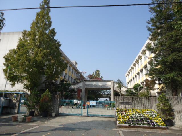Primary school. 480m to Kobe Municipal Kasugadai Elementary School