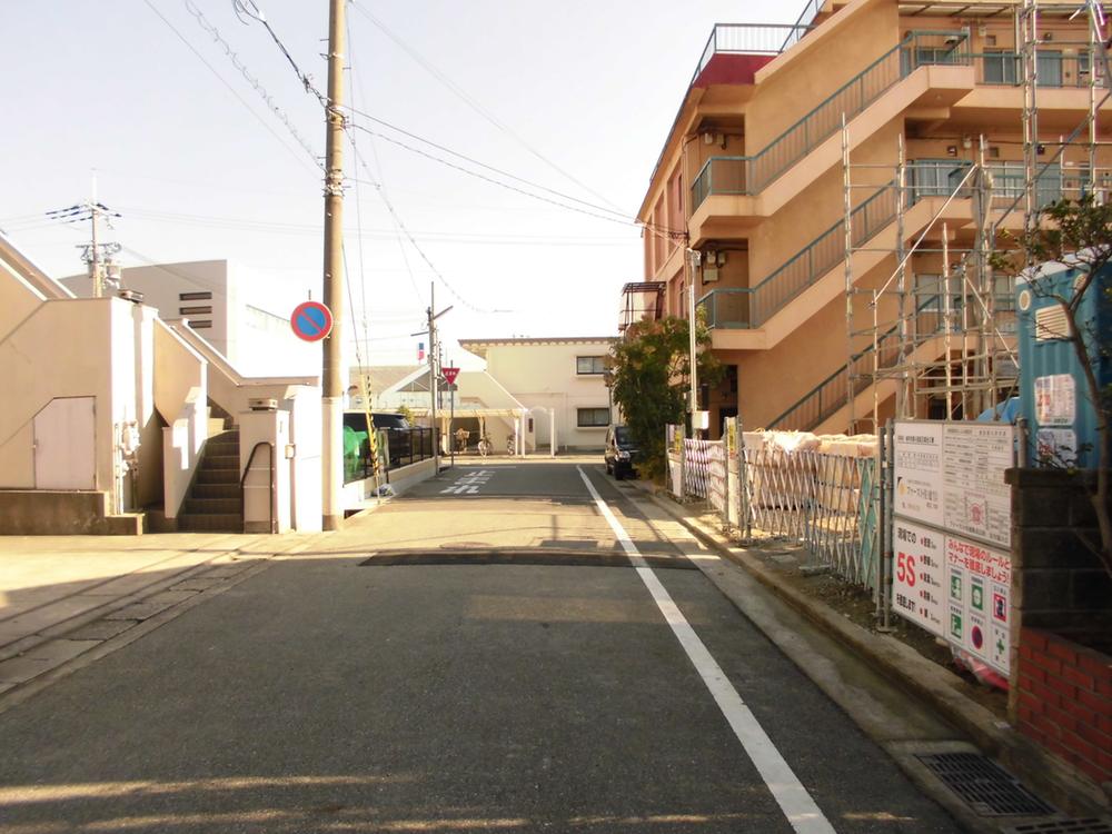 Local photos, including front road. Local (12 May 2013) Shooting