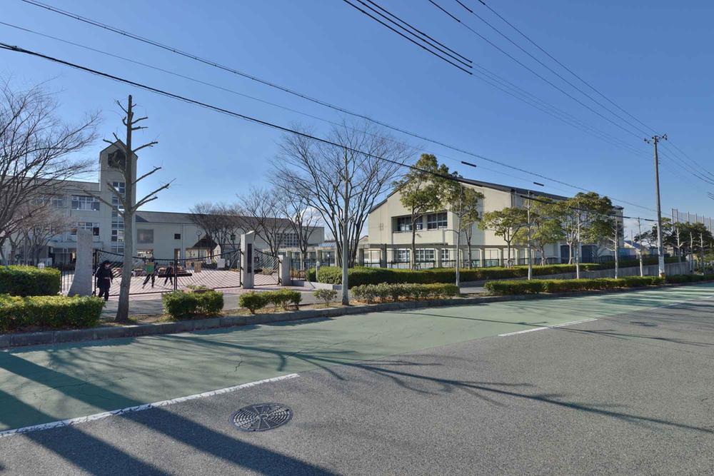 Primary school. Higashimachi until elementary school 790m