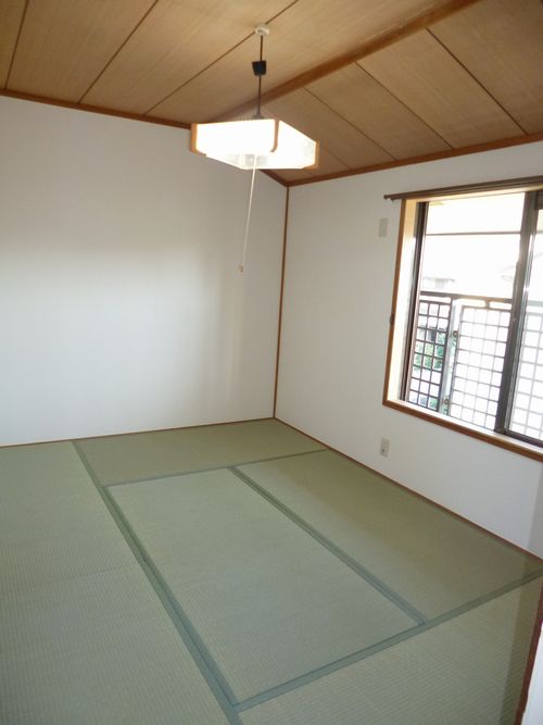 Other room space. 2 floor south is bright Japanese-style room of direction.