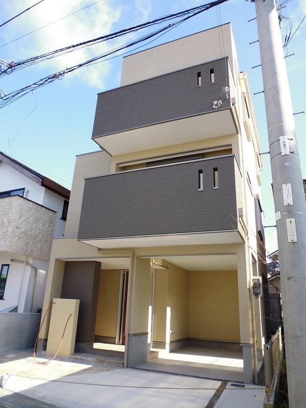 Local appearance photo. Local (12 May 2013) Shooting