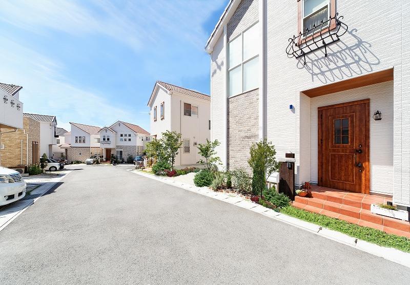 Sale already cityscape photo. Paradiso Nagasaka Row of houses on a street