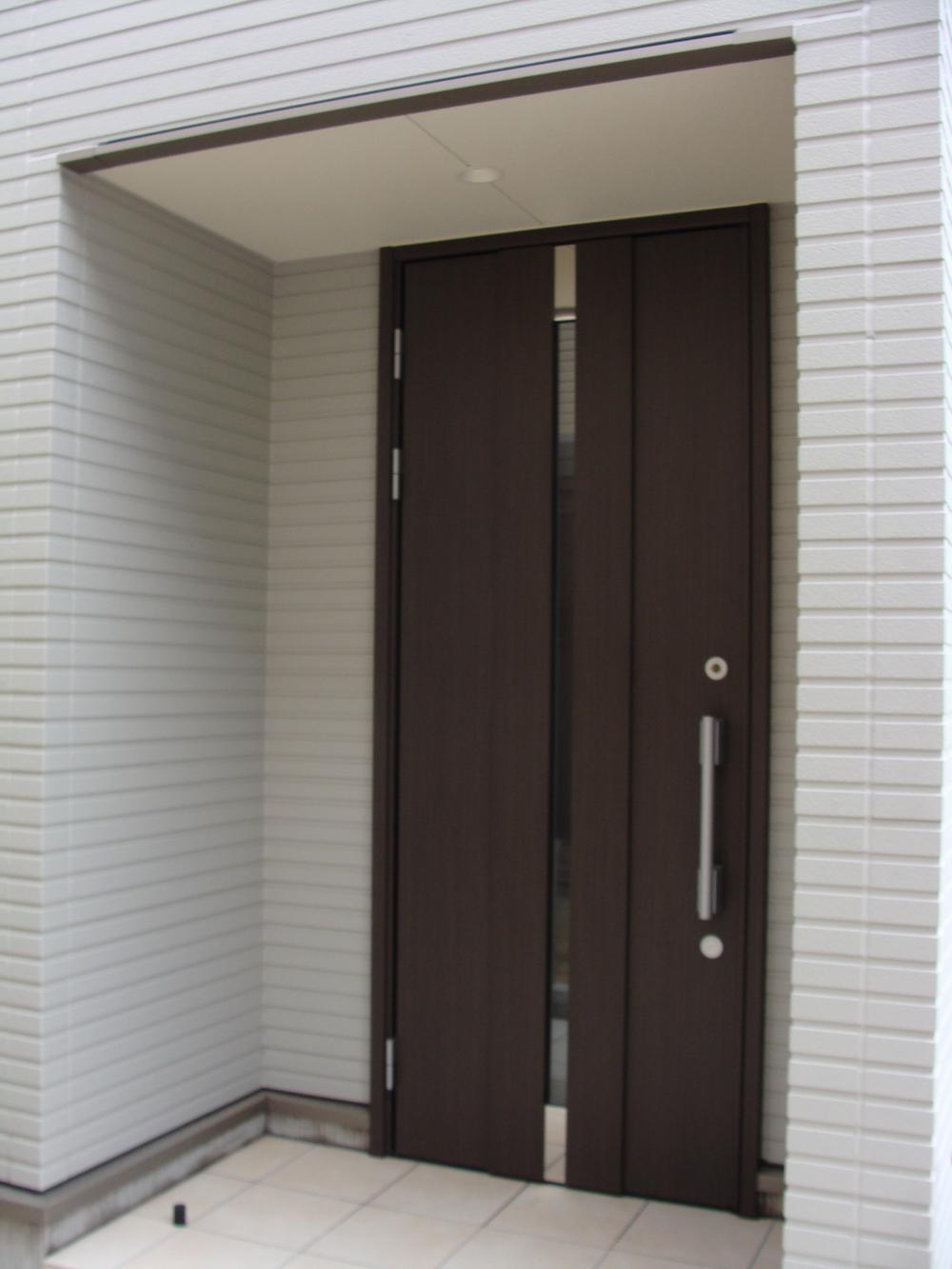 Entrance. Local (10 May 2013) Shooting