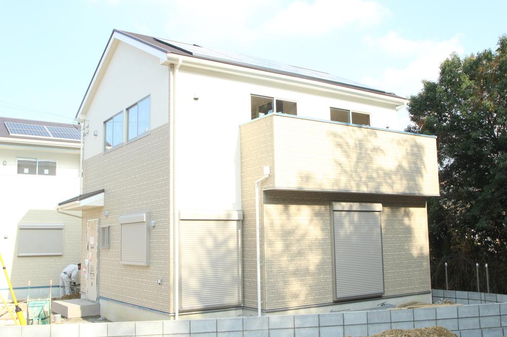 Local appearance photo. Local (12 May 2013) Shooting