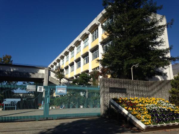 Primary school. Kasugadai until elementary school 450m