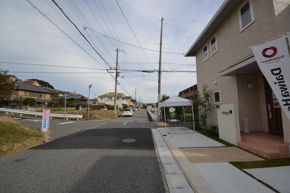 Local photos, including front road. Local (November 9, 2013) Shooting