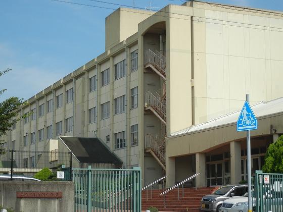 Junior high school. Nagasaka 3200m until junior high school