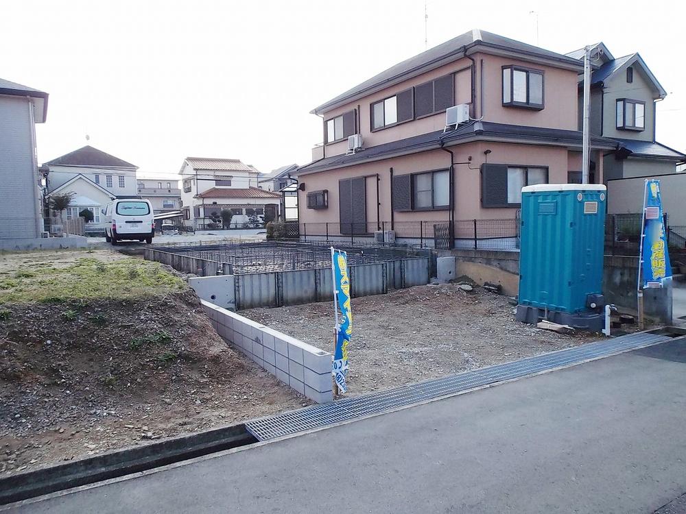 Local appearance photo. Local (11 May 2013) Shooting