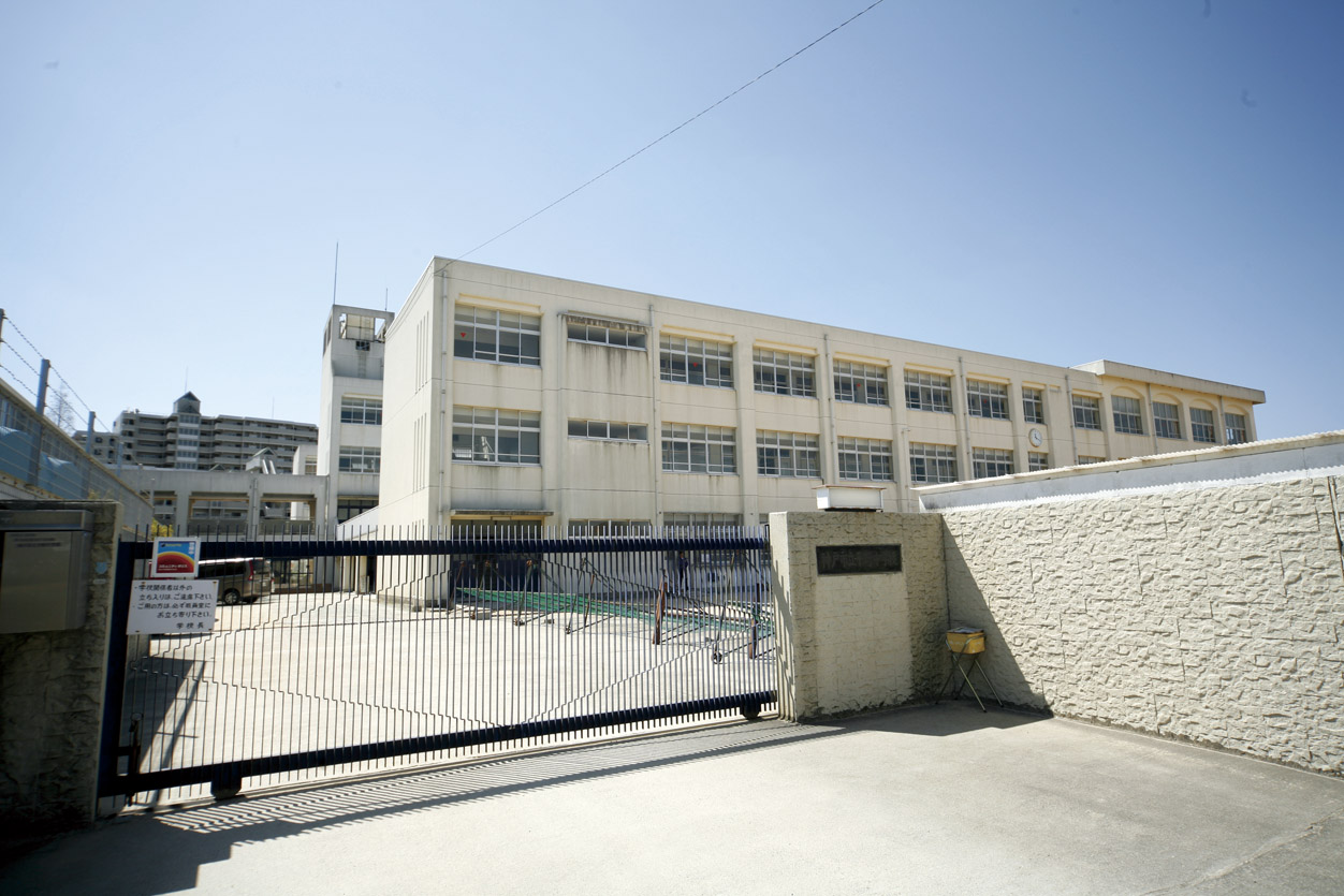 Other Environmental Photo. A 10-minute walk from the 730m field to the plains junior high school