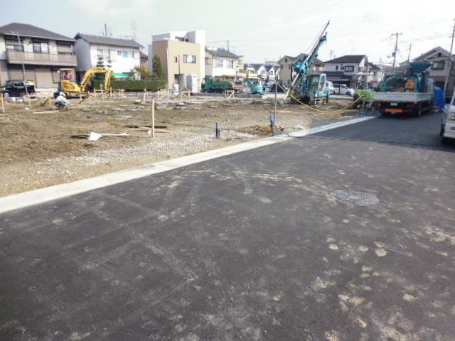 Local photos, including front road. Local (11 May 2013) Shooting