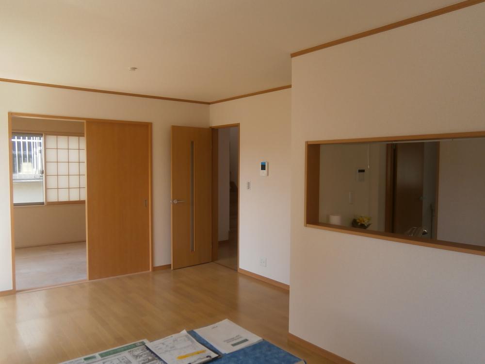 Same specifications photos (living)