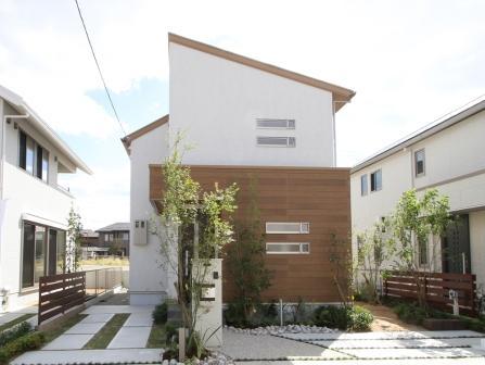 Local appearance photo.  ■ B-12 issue areas "of modern sum to enjoy a good time with family house. "