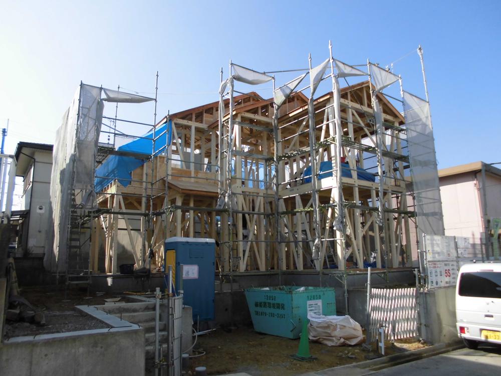 Local appearance photo. Local (12 May 2013) Shooting