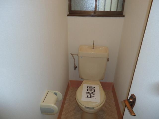 Toilet. Indoor (March 1, 2013) Shooting