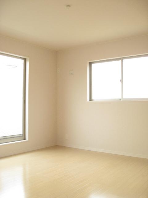 Same specifications photos (Other introspection). Same specifications