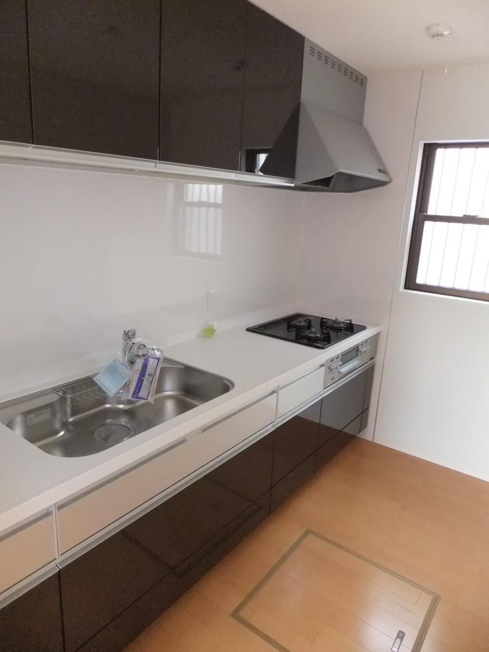 Same specifications photo (kitchen)