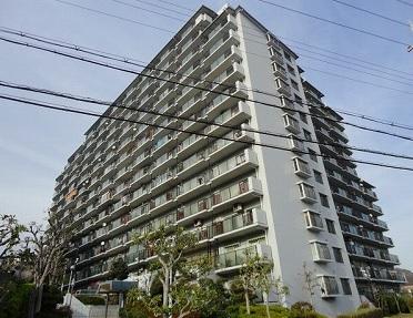 Local appearance photo. Large condominium. It is also resident management staff.