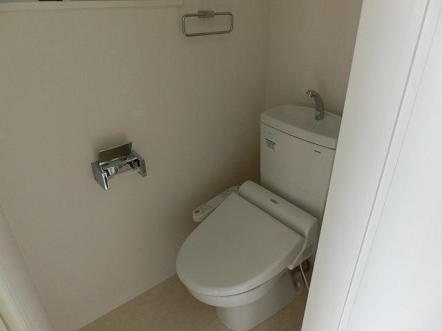 Toilet. Same specifications
