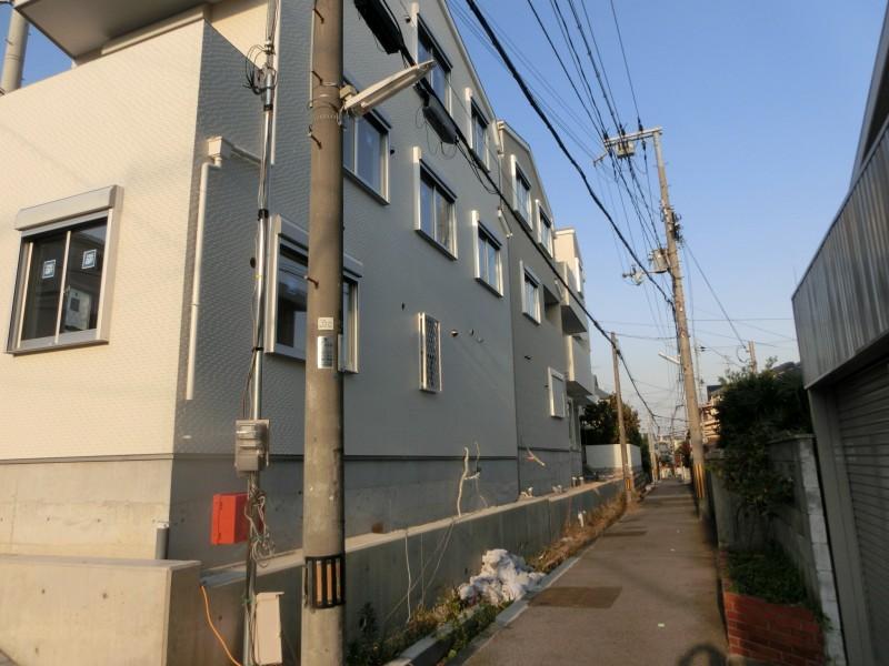 Local photos, including front road. Local (11 May 2013) Shooting South side road