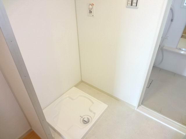 Wash basin, toilet. Powder Room. Waterproof pan for washing machine ・ Faucet exchange is settled.