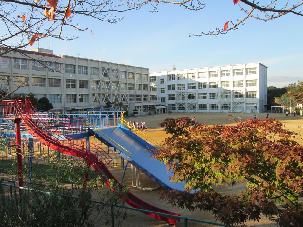 Primary school. 160m to Shirakawa Elementary School