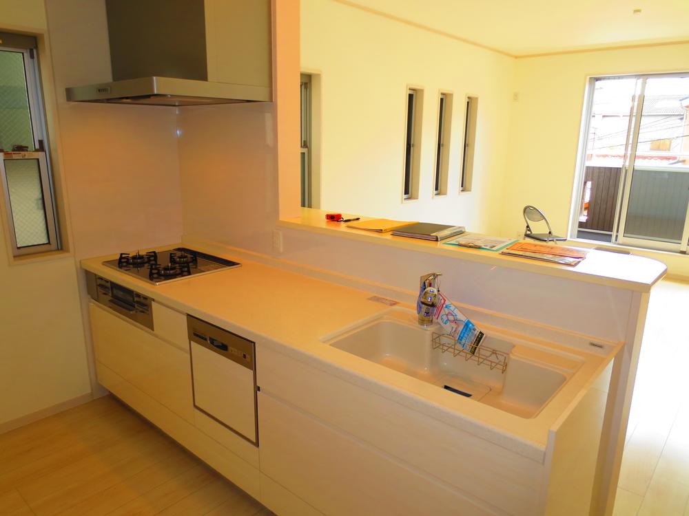 Kitchen. Wife must-see face-to-face kitchen. 