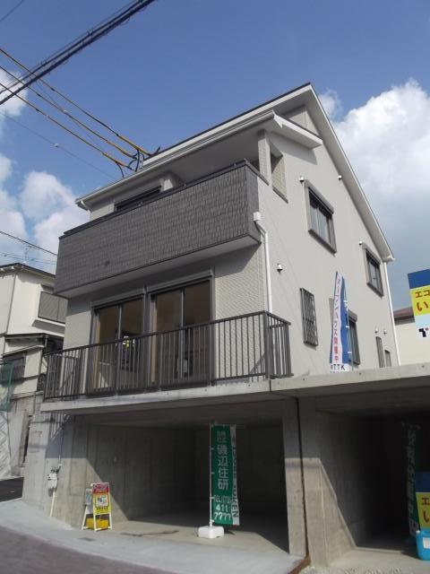 Local appearance photo. Local (12 May 2013) Shooting